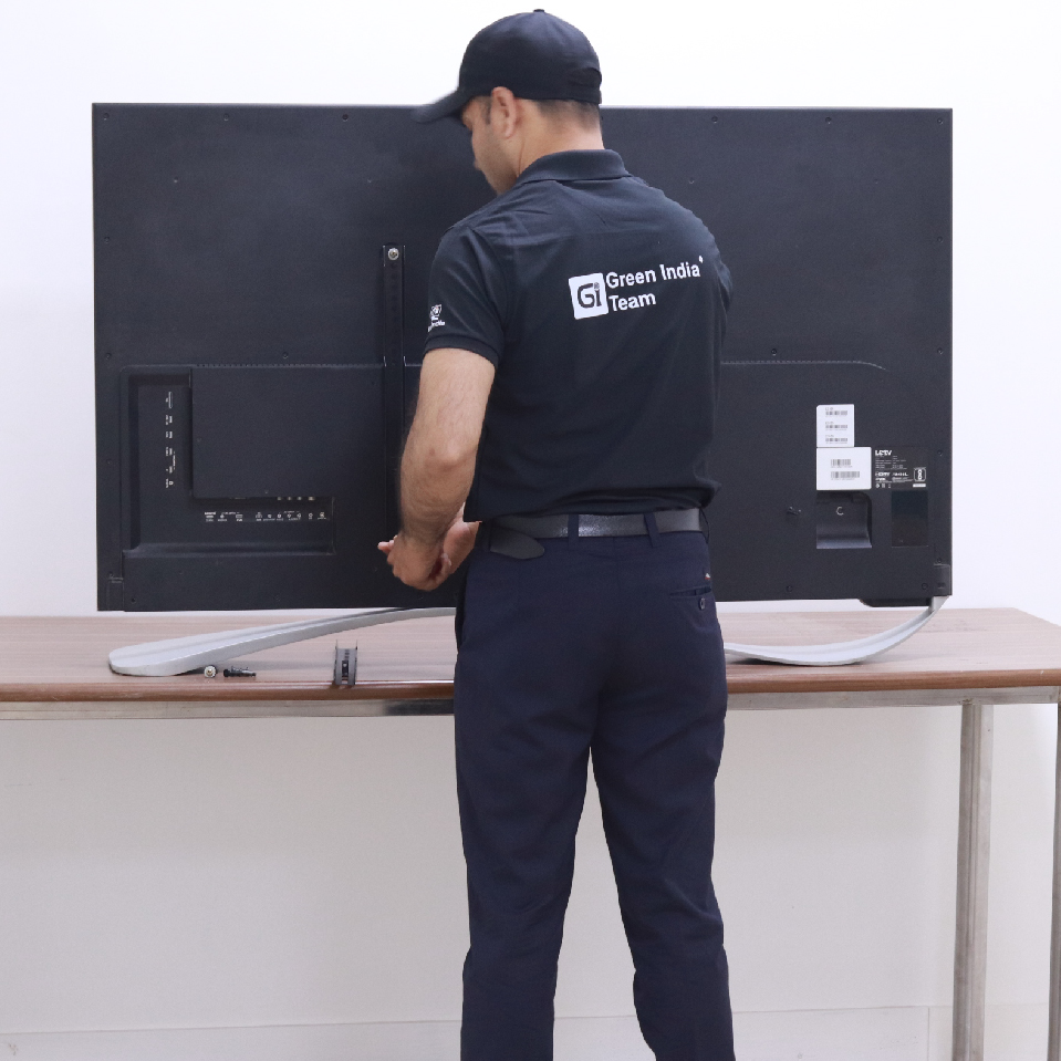  Wall Mount Installation for upto 65" TV